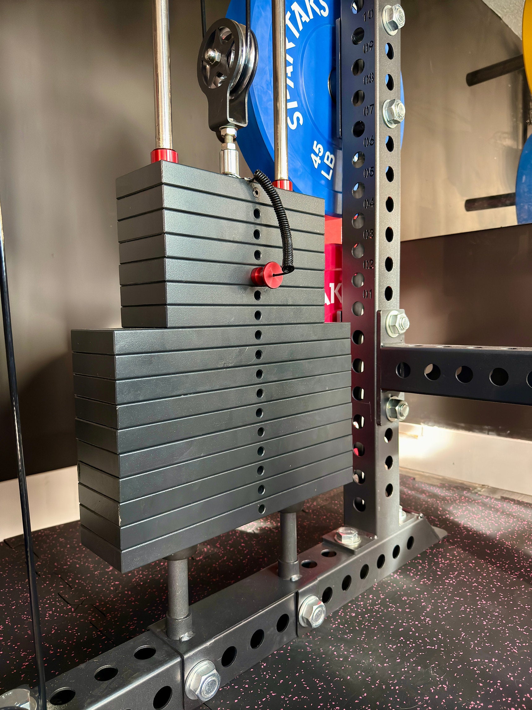 KB2408 | Entraîneur fonctionnel tout-en-un à 8 postes | Acier calibre 9 3"x3" | Système de musculation de qualité commerciale